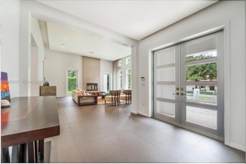 Villa ou maison à vendre à Coral Gables, Floride: 5 chambres, 463.86 m2 № 2065429 - photo 4