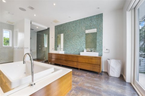Villa ou maison à vendre à Coral Gables, Floride: 5 chambres, 463.86 m2 № 2065429 - photo 9