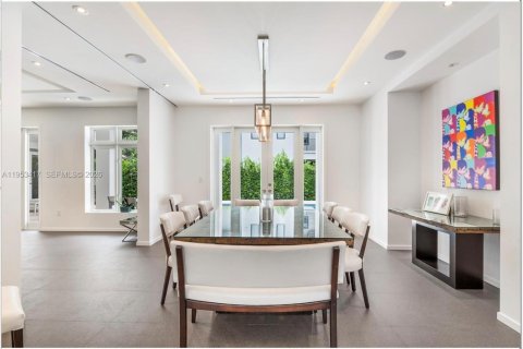 Villa ou maison à vendre à Coral Gables, Floride: 5 chambres, 463.86 m2 № 2065429 - photo 6