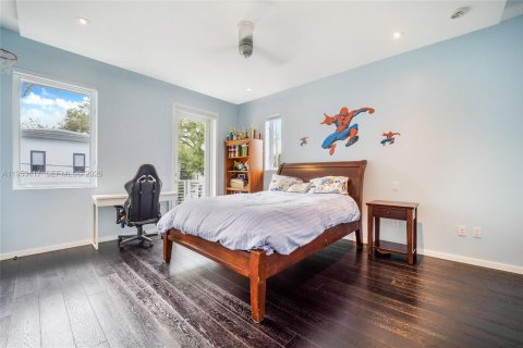 Villa ou maison à vendre à Coral Gables, Floride: 5 chambres, 463.86 m2 № 2065429 - photo 11