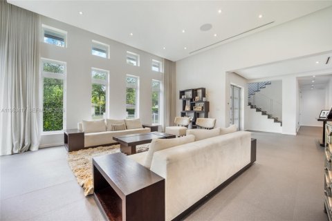 Villa ou maison à vendre à Coral Gables, Floride: 5 chambres, 463.86 m2 № 2065429 - photo 3