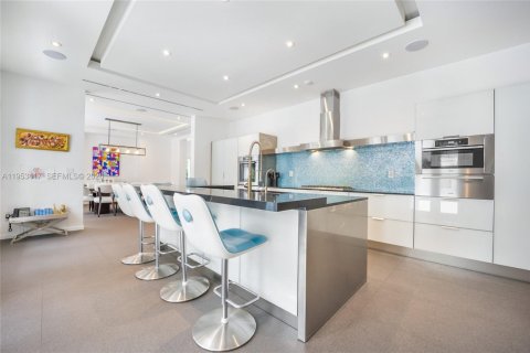 Villa ou maison à vendre à Coral Gables, Floride: 5 chambres, 463.86 m2 № 2065429 - photo 5