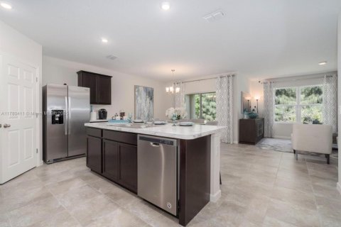 Снять в аренду виллу или дом в Порт-Сент-Луси, Флорида 4 спальни, 169.73м2, № 1699413 - фото 9