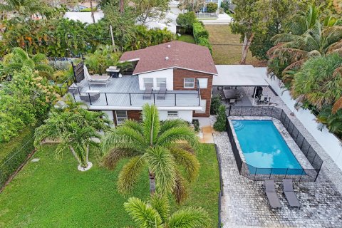 House in Delray Beach, Florida 4 bedrooms, 149.29 sq.m. № 2176037 - photo 5