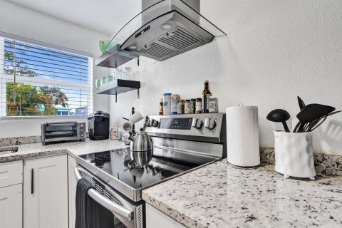 House in Delray Beach, Florida 4 bedrooms, 149.29 sq.m. № 2176037 - photo 10