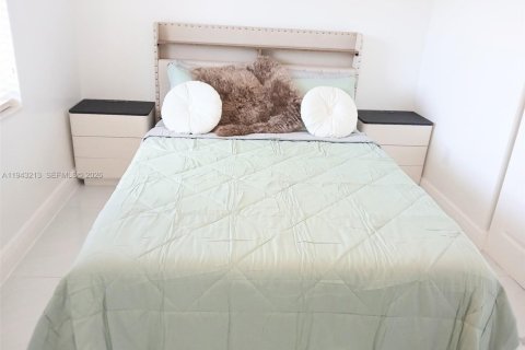 Apartamento en alquiler en Miami, Florida, 2 dormitorios, 58.99 m2 № 2059831 - foto 7