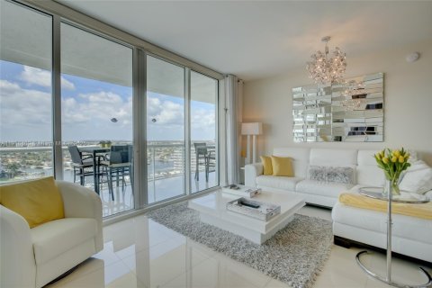 Снять в аренду кондоминиум в Помпано-Бич, Флорида 2 спальни, 133.97м2, № 2017239 - фото 7