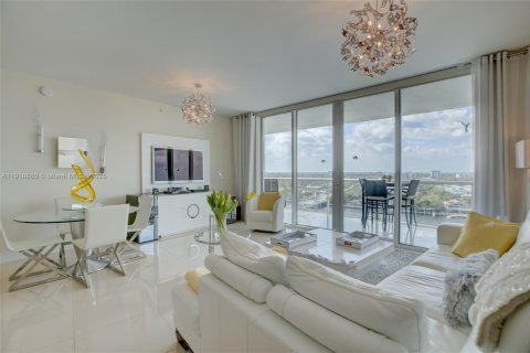 Снять в аренду кондоминиум в Помпано-Бич, Флорида 2 спальни, 133.97м2, № 2017239 - фото 5