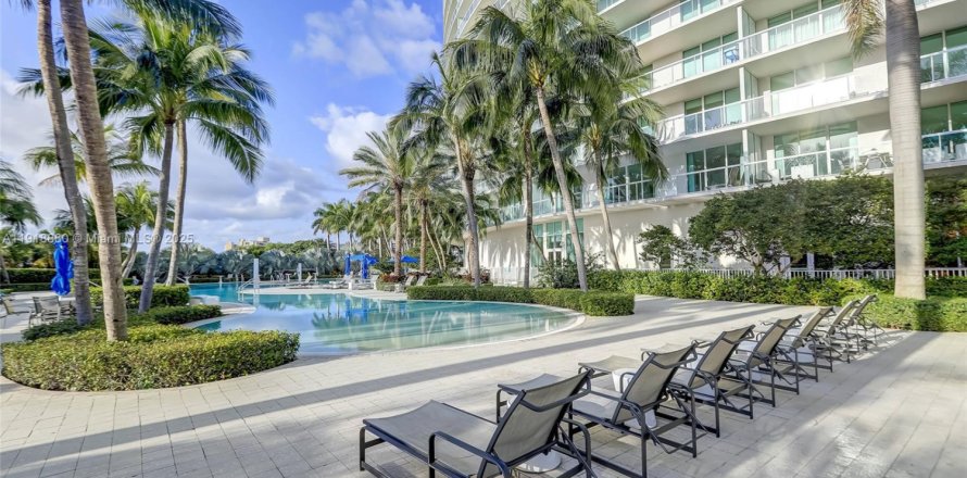 Кондоминиум с 2 спальнями в Помпано-Бич, Флорида № 2017239