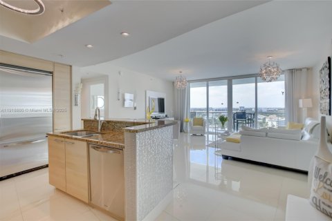 Снять в аренду кондоминиум в Помпано-Бич, Флорида 2 спальни, 133.97м2, № 2017239 - фото 4