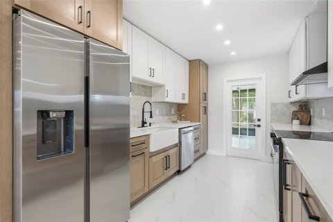 Villa ou maison à vendre à Tampa, Floride: 3 chambres, 133.22 m2 № 2216575 - photo 7