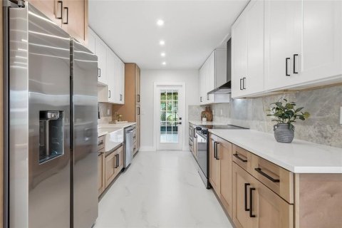 Villa ou maison à vendre à Tampa, Floride: 3 chambres, 133.22 m2 № 2216575 - photo 6