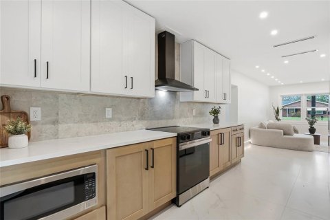 Villa ou maison à vendre à Tampa, Floride: 3 chambres, 133.22 m2 № 2216575 - photo 8