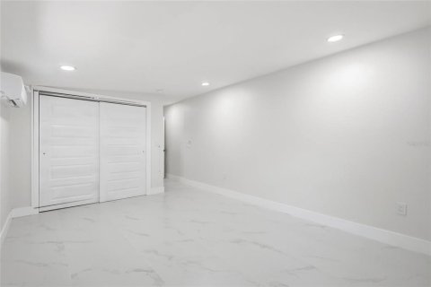 Villa ou maison à vendre à Tampa, Floride: 3 chambres, 133.22 m2 № 2216575 - photo 15