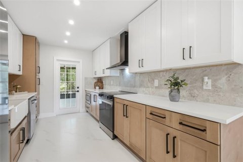 Villa ou maison à vendre à Tampa, Floride: 3 chambres, 133.22 m2 № 2216575 - photo 5