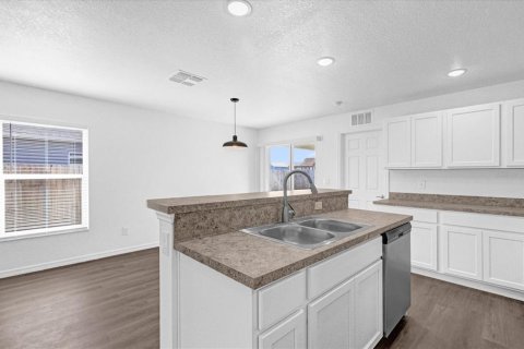 House in Apopka, Florida 3 bedrooms, 119.47 sq.m. № 1511947 - photo 7
