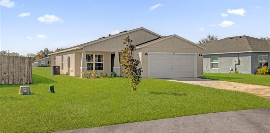 House in Apopka, Florida 3 bedrooms, 119.47 sq.m. № 1511947