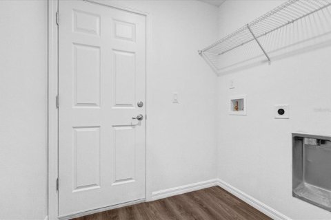 House in Apopka, Florida 3 bedrooms, 119.47 sq.m. № 1511947 - photo 20