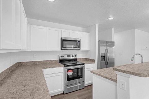 House in Apopka, Florida 3 bedrooms, 119.47 sq.m. № 1511947 - photo 4