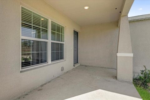 House in Apopka, Florida 3 bedrooms, 119.47 sq.m. № 1511947 - photo 26
