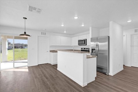 House in Apopka, Florida 3 bedrooms, 119.47 sq.m. № 1511947 - photo 5