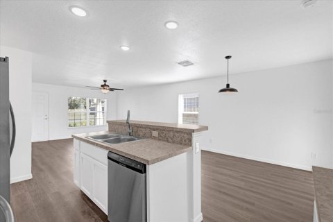 House in Apopka, Florida 3 bedrooms, 119.47 sq.m. № 1511947 - photo 6