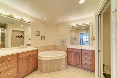 Condo in Palmetto, Florida, 2 bedrooms  № 2129575 - photo 29