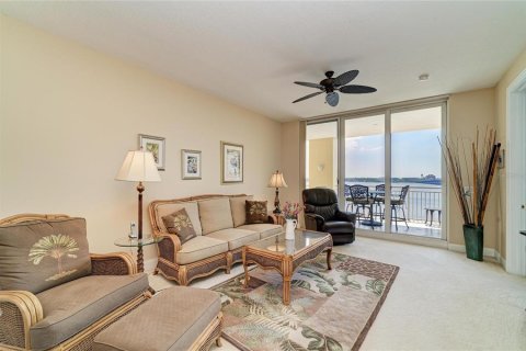 Condo in Palmetto, Florida, 2 bedrooms  № 2129575 - photo 19