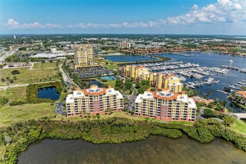 Condo in Palmetto, Florida, 2 bedrooms  № 2129575 - photo 3