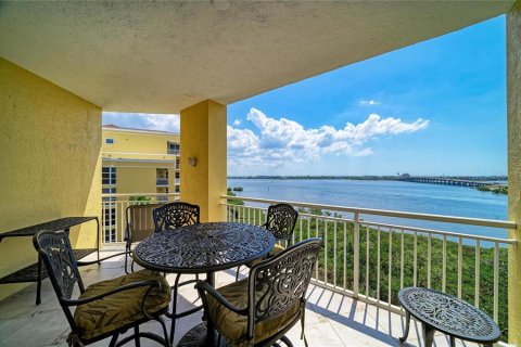 Condo in Palmetto, Florida, 2 bedrooms  № 2129575 - photo 21