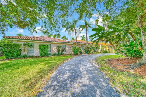 Casa en venta en Coral Gables, Florida, 5 dormitorios, 371.33 m2 № 1979700 - foto 15