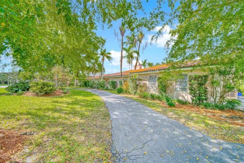 Casa en venta en Coral Gables, Florida, 5 dormitorios, 371.33 m2 № 1979700 - foto 12