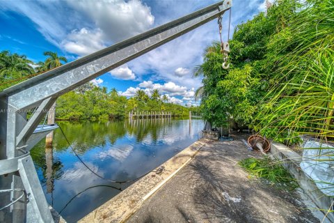 Casa en venta en Coral Gables, Florida, 5 dormitorios, 371.33 m2 № 1979700 - foto 11