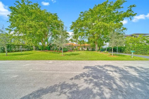 Casa en venta en Coral Gables, Florida, 5 dormitorios, 371.33 m2 № 1979700 - foto 16