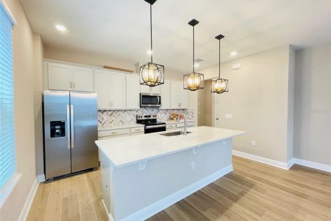 Villa ou maison à louer à Winter Garden, Floride: 4 chambres, 193.42 m2 № 2433722 - photo 8
