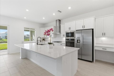 House in Lakewood Ranch, Florida 2 bedrooms, 191.47 sq.m. № 2098581 - photo 12