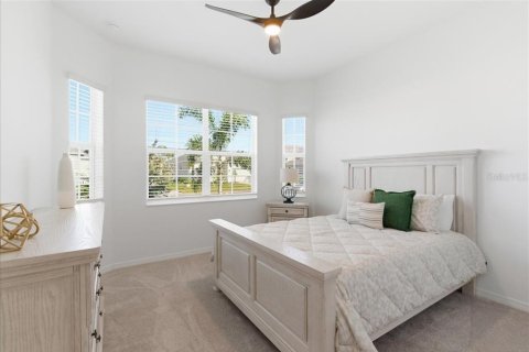 House in Lakewood Ranch, Florida 2 bedrooms, 191.47 sq.m. № 2098581 - photo 10