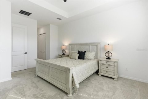 House in Lakewood Ranch, Florida 2 bedrooms, 191.47 sq.m. № 2098581 - photo 15