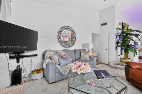 Купить кондоминиум в Майами-Лейкс, Флорида 2 спальни, 104.98м2, № 2007111 - фото 16