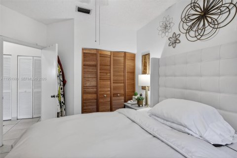 Купить кондоминиум в Майами-Лейкс, Флорида 2 спальни, 104.98м2, № 2007111 - фото 10