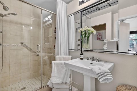 Купить кондоминиум в Майами-Лейкс, Флорида 2 спальни, 104.98м2, № 2007111 - фото 28