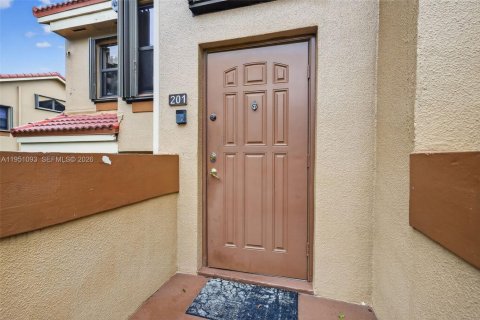 Купить кондоминиум в Майами-Лейкс, Флорида 2 спальни, 104.98м2, № 2007111 - фото 2