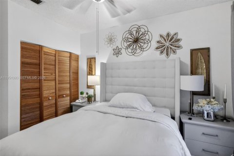 Купить кондоминиум в Майами-Лейкс, Флорида 2 спальни, 104.98м2, № 2007111 - фото 7