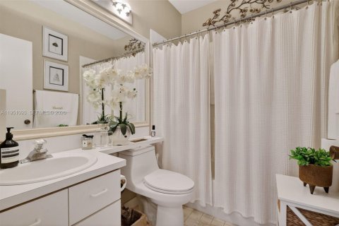 Купить кондоминиум в Майами-Лейкс, Флорида 2 спальни, 104.98м2, № 2007111 - фото 11