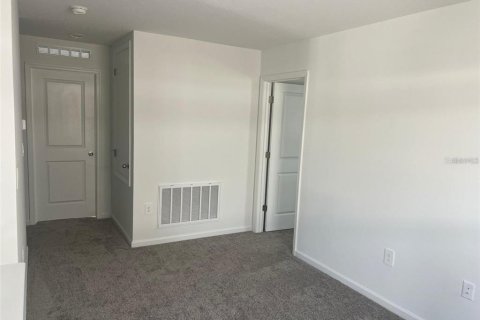 Villa ou maison à vendre à Davenport, Floride: 4 chambres, 177.16 m2 № 2195408 - photo 3