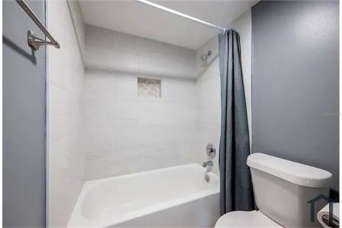 Touwnhouse à louer à Orlando, Floride: 2 chambres, 119.38 m2 № 2383977 - photo 8