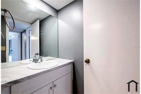 Touwnhouse à louer à Orlando, Floride: 2 chambres, 119.38 m2 № 2383977 - photo 13