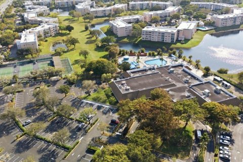 Condominio en venta en Sunrise, Florida, 1 dormitorio, 59.46 m2 № 2027300 - foto 30