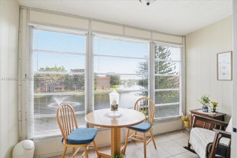 Condominio en venta en Sunrise, Florida, 1 dormitorio, 59.46 m2 № 2027300 - foto 2