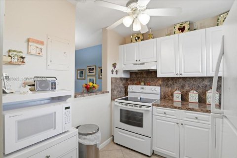 Condominio en venta en Sunrise, Florida, 1 dormitorio, 59.46 m2 № 2027300 - foto 11